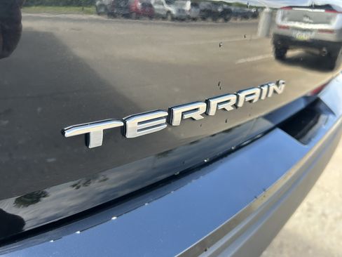 Used 2024 GMC Terrain SLE AWD/4WD image 8