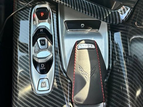 Used 2021 Chevrolet Corvette Stingray Convertible w/ Z51 Performance Package RWD image 19