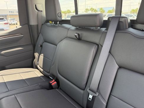 New 2026 Chevrolet Silverado 1500 RST w/ Texas Edition Plus image 40