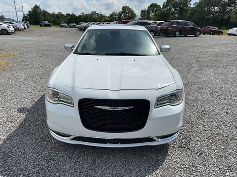 Used 2018 Chrysler 300 Limited w/ Safetytec Plus Group RWD image 2