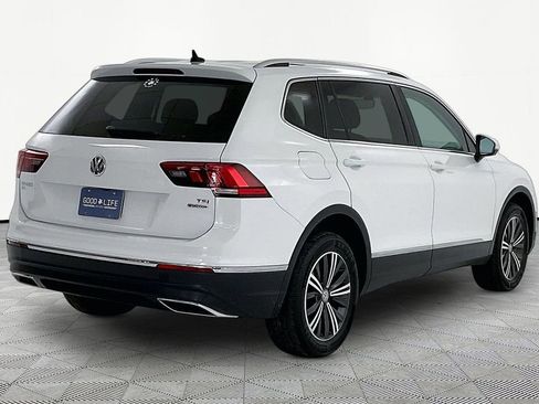 Used 2018 Volkswagen Tiguan SEL AWD/4WD image 6