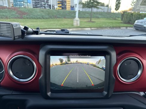 Certified 2021 Jeep Wrangler Unlimited Rubicon w/ Xtreme Recon 35" Tire Package image 29