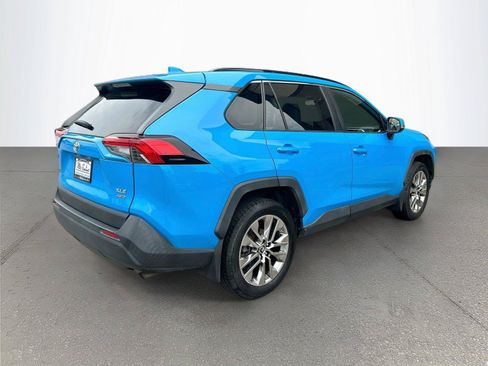 Used 2019 Toyota RAV4 XLE Premium w/ All Weather Liner Package AWD/4WD image 4