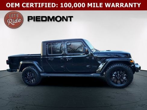 Certified 2025 Jeep Gladiator Sport AWD/4WD image 6