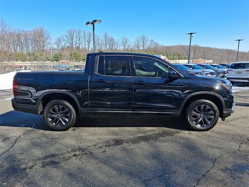 Used 2023 Honda Ridgeline Sport image 7
