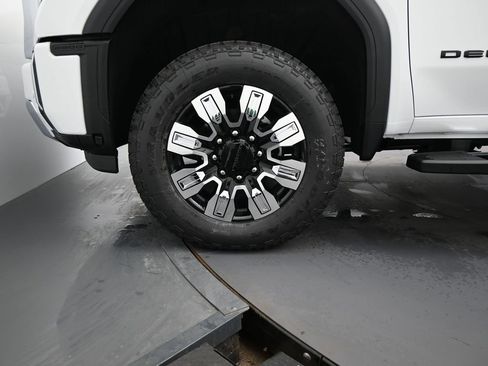 New 2026 GMC Sierra 2500 Denali w/ Denali Reserve Package image 8