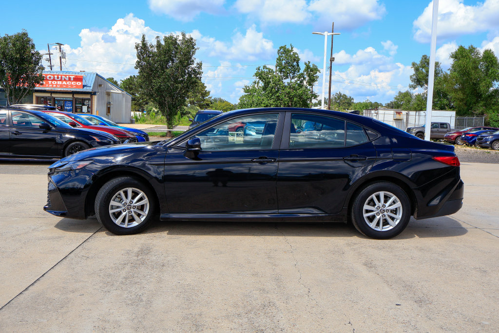 Used 2025 Toyota Camry LE FWD image 24