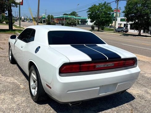 Used 2013 Dodge Challenger SXT RWD image 5