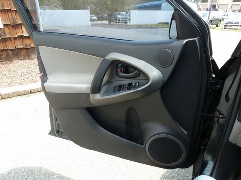 Used 2010 Toyota RAV4 4WD image 29