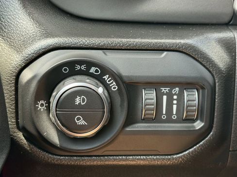 Used 2022 Jeep Gladiator Sport AWD/4WD image 29