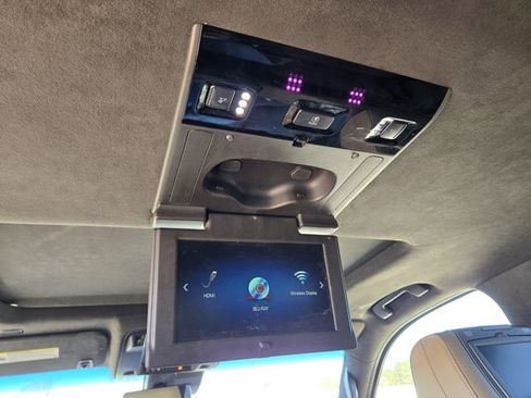 Used 2019 Cadillac Escalade Platinum image 19