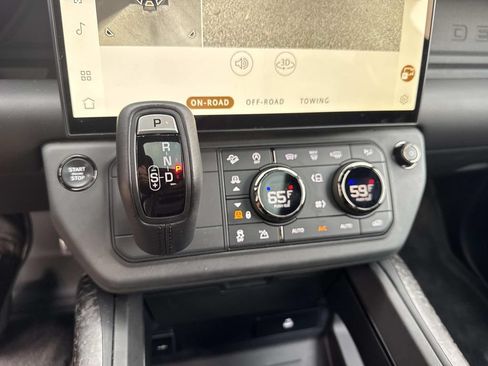 Certified 2026 Land Rover Defender 110 OCTA AWD/4WD image 26