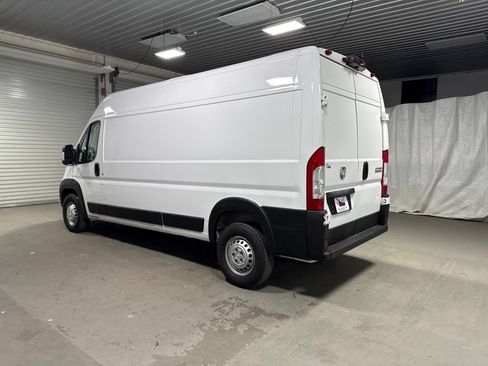 Used 2024 RAM ProMaster 2500 w/ Convenience Group FWD image 5