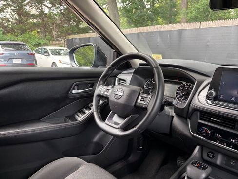 Used 2025 Nissan Rogue SV AWD/4WD image 36