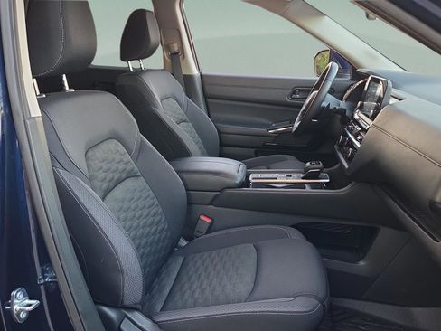 Certified 2024 Nissan Pathfinder SV w/ SV Premium Package image 22