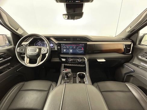 Used 2025 GMC Sierra 1500 Denali w/ Denali Reserve Package AWD/4WD image 12