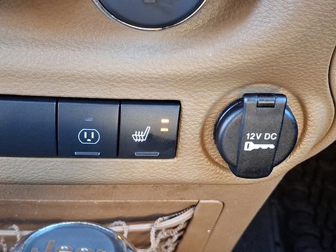 Used 2014 Jeep Wrangler Unlimited Sahara w/ Dual Top Group image 25