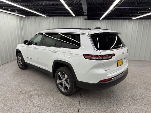 New 2026 Jeep Grand Cherokee L Limited RWD image 4