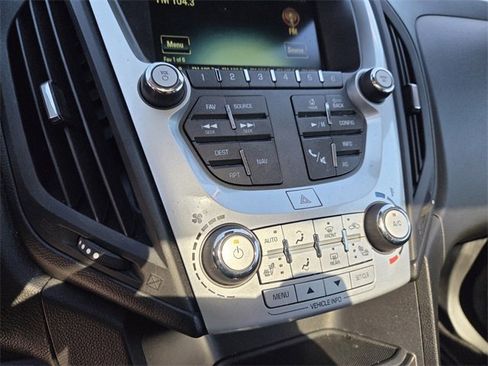 Used 2016 Chevrolet Equinox LT image 25