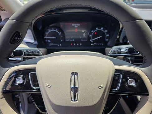 Used 2021 Lincoln Corsair FWD w/ Premium Package image 29