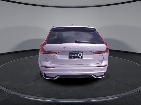 Certified 2025 Volvo XC60 B5 Core AWD/4WD image 7