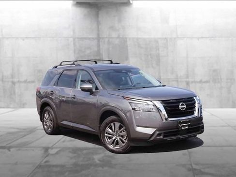 Certified 2025 Nissan Pathfinder SV w/ SV Premium Package FWD image 2