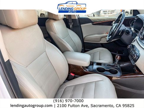 Used 2017 Kia Sorento EX w/ EX Premium Package FWD image 15