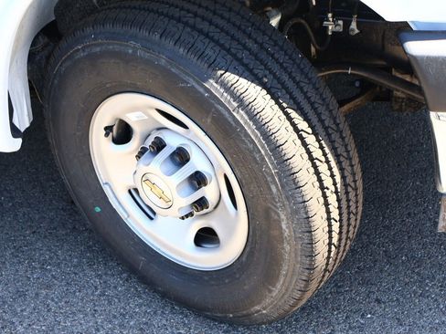 Used 2024 Chevrolet Express 3500 w/ Power Convenience Package RWD image 13