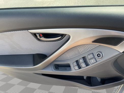 Used 2013 Hyundai Elantra GLS w/ Preferred Pkg FWD image 7