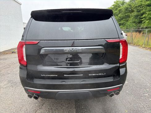 Used 2023 GMC Yukon XL Denali Ultimate AWD/4WD image 3