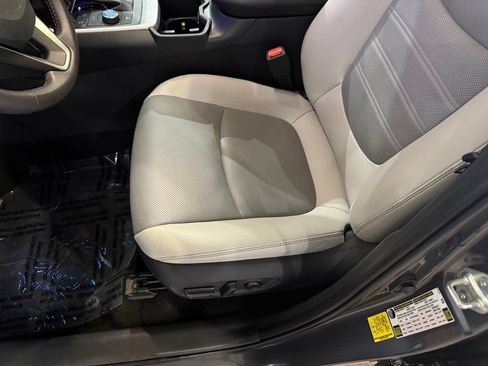 Used 2024 Toyota RAV4 Limited w/ Advanced Technology Package AWD/4WD image 22