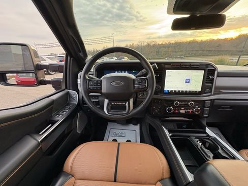 Used 2024 Ford F350 Platinum image 32