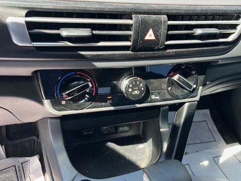 Used 2022 Kia Seltos LX AWD/4WD image 15