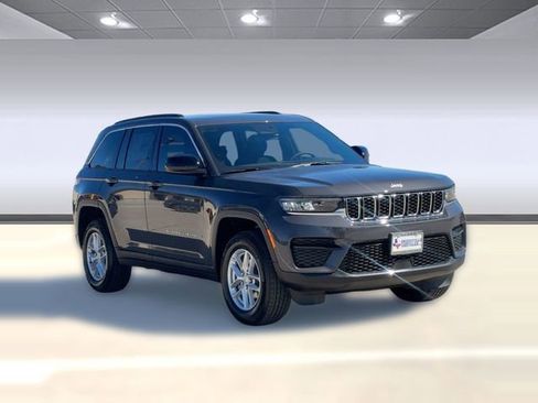 New 2026 Jeep Grand Cherokee Laredo image 7
