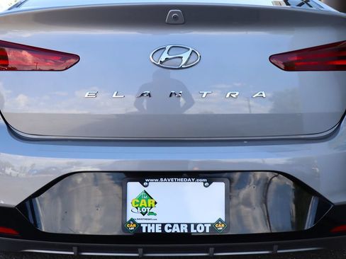 Used 2020 Hyundai Elantra Value Edition w/ Cargo Package (C1) FWD image 21