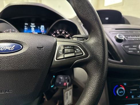 Used 2018 Ford Escape SE FWD image 12