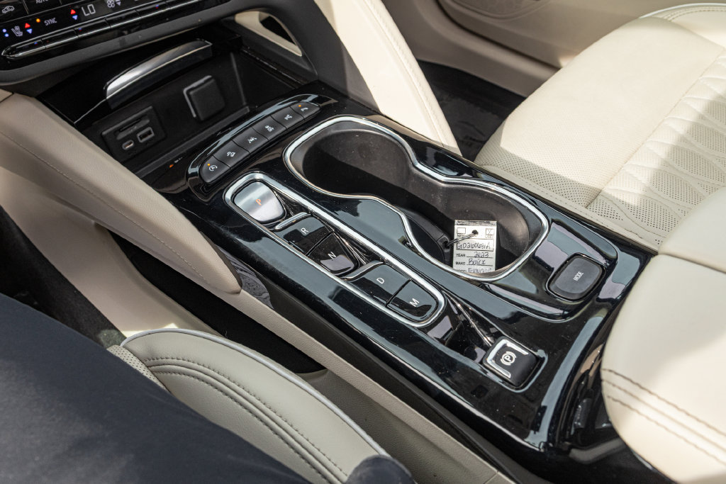 Used 2023 Buick Envision Avenir AWD/4WD image 21