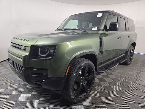 New 2026 Land Rover Defender 130 X-Dynamic SE AWD/4WD image 2