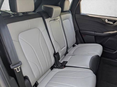 Used 2025 Ford Escape SE w/ PHEV Premium Package FWD image 22