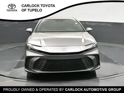 Used 2025 Toyota Camry SE image 6