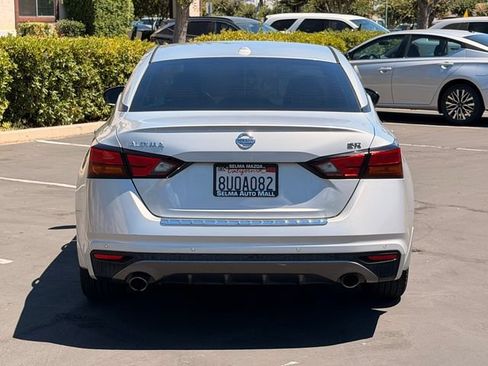 Used 2021 Nissan Altima 2.5 SR FWD image 6