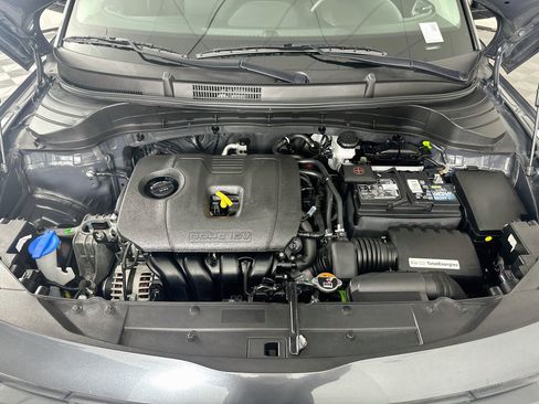 Used 2025 Kia Soul LX w/ LX Technology Package FWD image 31