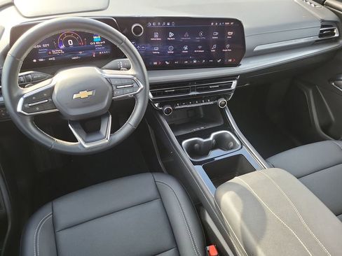 Certified 2025 Chevrolet Traverse LT image 20