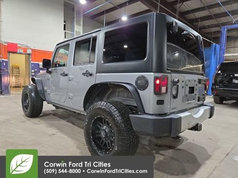 Used 2015 Jeep Wrangler Unlimited Sahara w/ Connectivity Group image 8