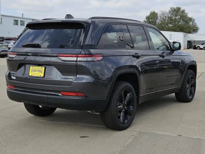 Used 2025 Jeep Grand Cherokee Limited w/ Black Appearance Package