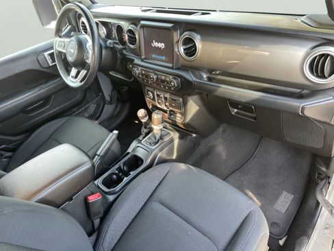 Used 2020 Jeep Gladiator Overland w/ Dual Top Group image 11