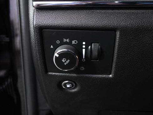 Used 2017 Jeep Grand Cherokee Overland AWD/4WD image 24