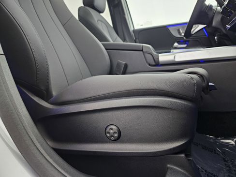 New 2026 Mercedes-Benz GLB 250 4MATIC image 16
