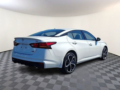 Used 2023 Nissan Altima 2.5 SR AWD/4WD image 9