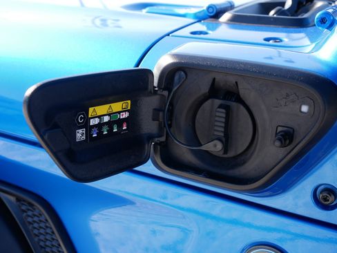 Used 2025 Jeep Wrangler Sport S w/ Convenience Group image 38